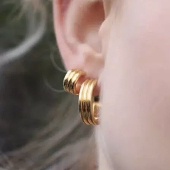 Brandi 18K Gold Plated Small Tri Hoop Earrings - Picture 3 of 11